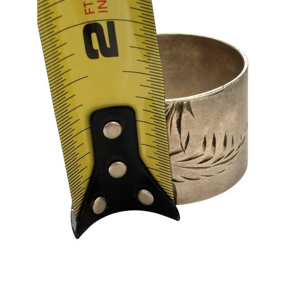 VICTORIAN ENGRAVED Coin/Sterling Silver Floral NAPKIN RING Unmarked 36 Grams - Picture 6 of 10